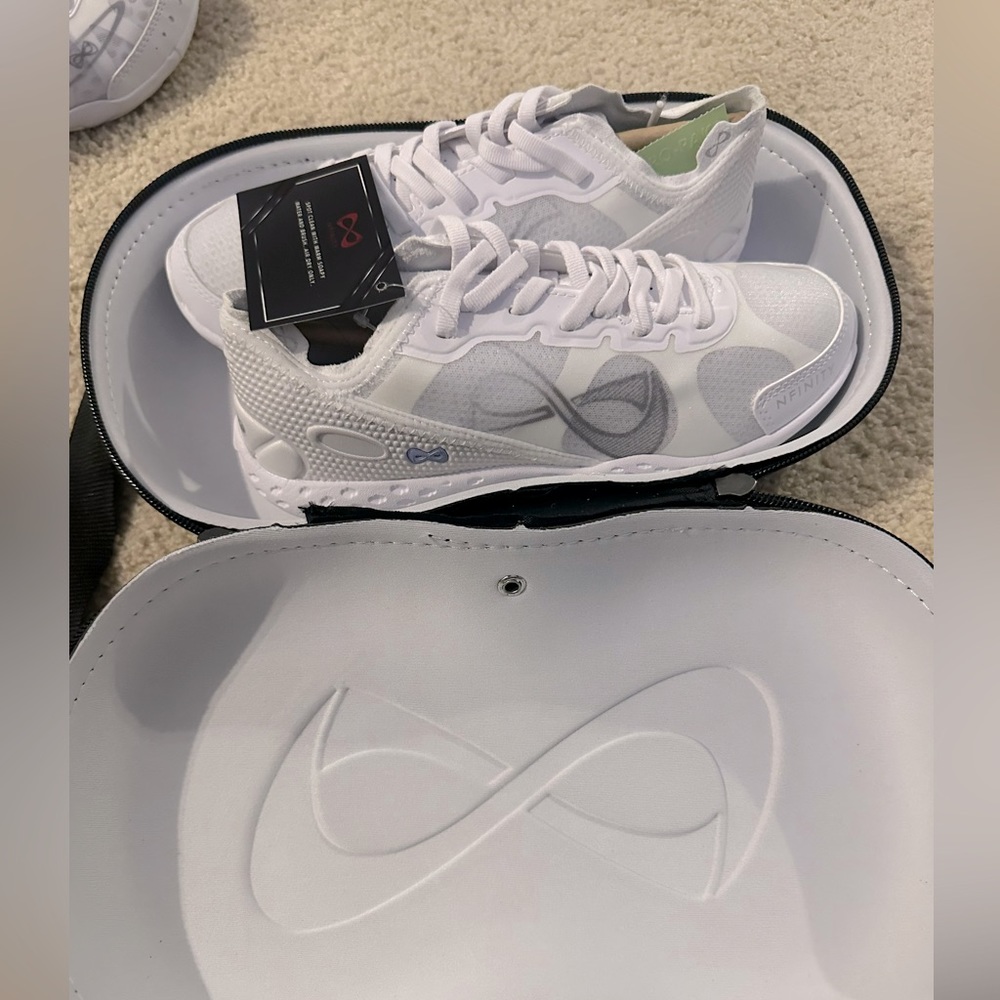 Brand New -Nfinity Alpha Size 6.5